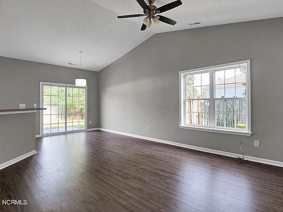 Photo - *** Promotion -- Start lease by January 1 and receive $500 off first months rent!! Renovated hom...