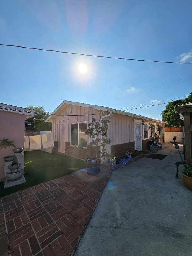 Building Photo - 12923 Rubens Ave Rental