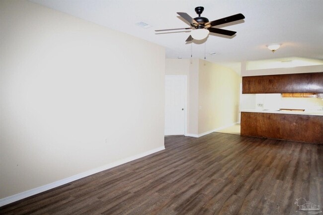 Photo - 130 Wildflower Ln