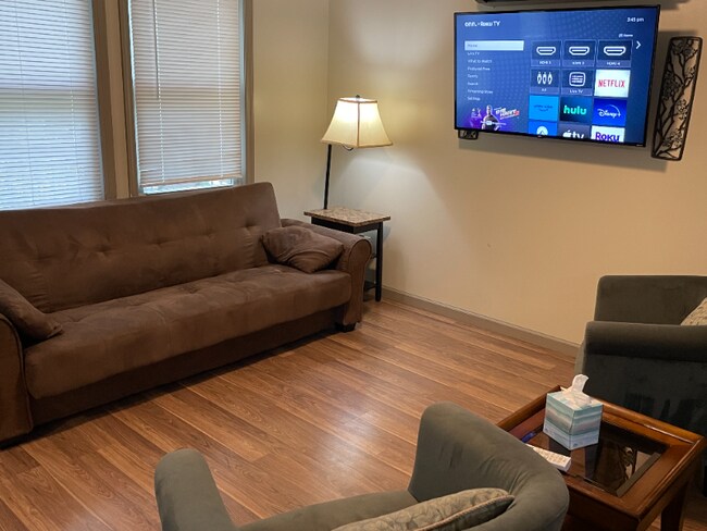 Photo - 121 Voncannon Dr Unidad A