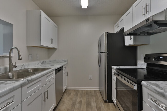 Poplar Place Apartments