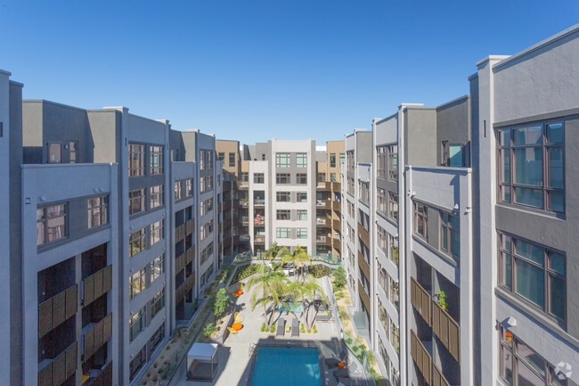 Fourth Street East Apartments For Rent in Oakland, CA