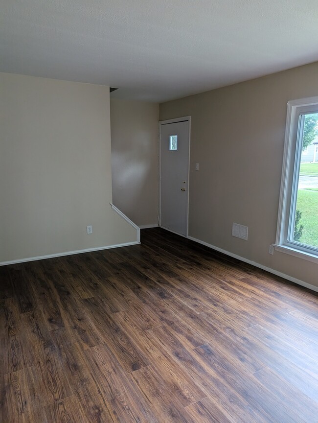 Photo - Charming 4 beds 1 bath in Euclid!