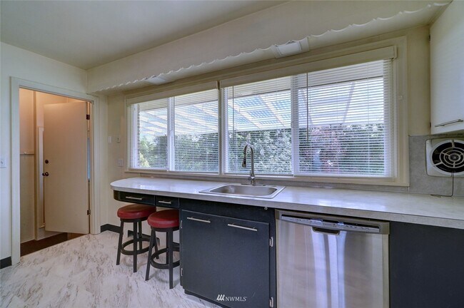 Photo - 6204 Wildaire Rd SW