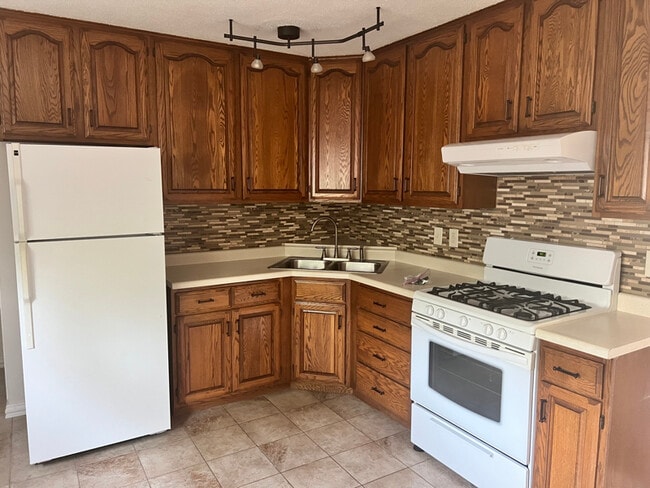 Photo - 1410 Golden Valley Dr