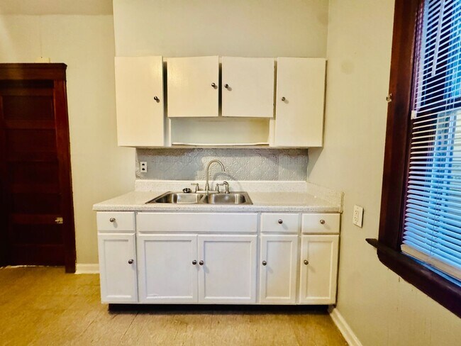 2954 E 67th St Unidad DN Unit - 2954 E 67th St