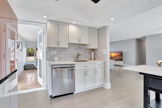 Photo - 400 SE 5th Ct