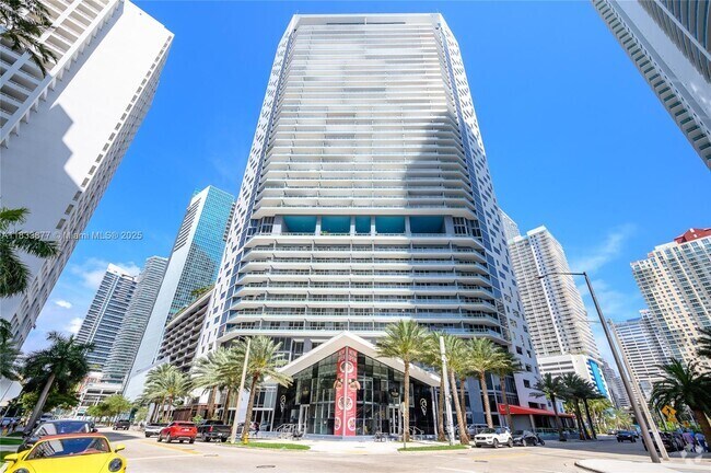 Building Photo - 1300 Brickell Bay Dr Unit 809 Rental