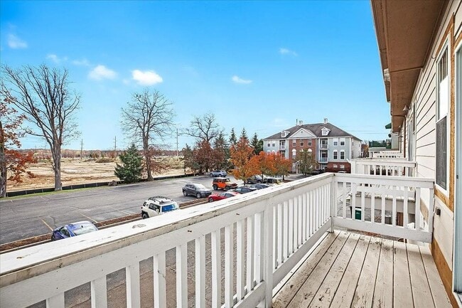 Photo - 1615 Town Commons Dr