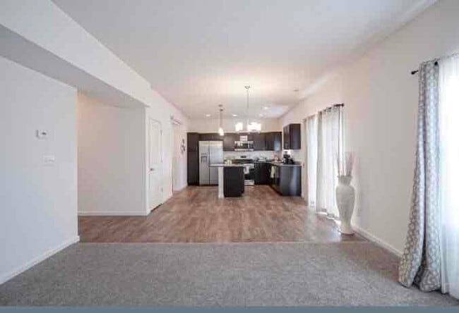 Photo - 1160 Colcester Ln