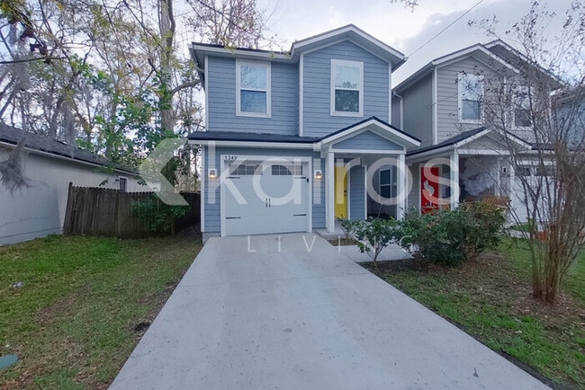 Photo - 1349 Mull St