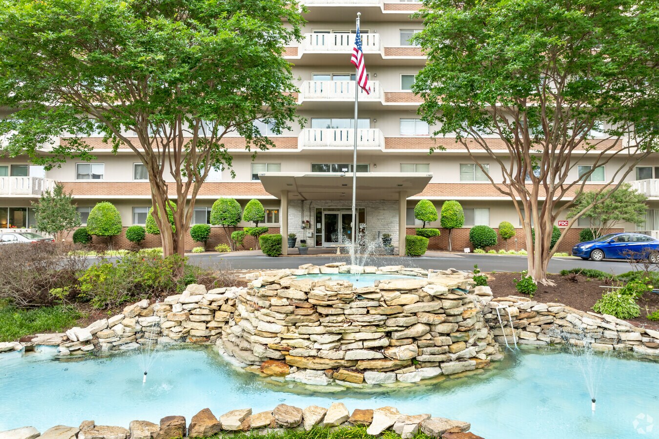 Photo - Parkway House