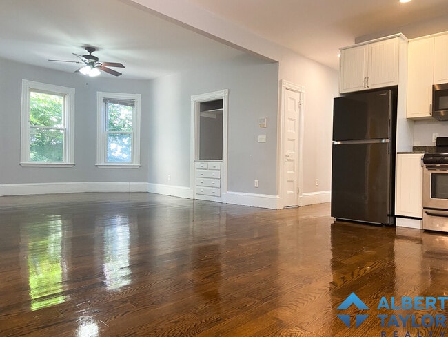 Building Photo - 19 Parker Hill Ave Unit 1