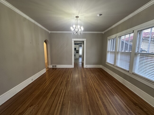 Photo - 215 N Washington St