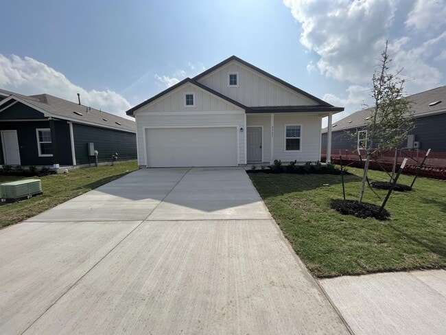 Building Photo - 2327 Red Sky Dr