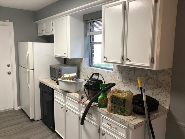 Photo - 16342 Autumn Wind Dr