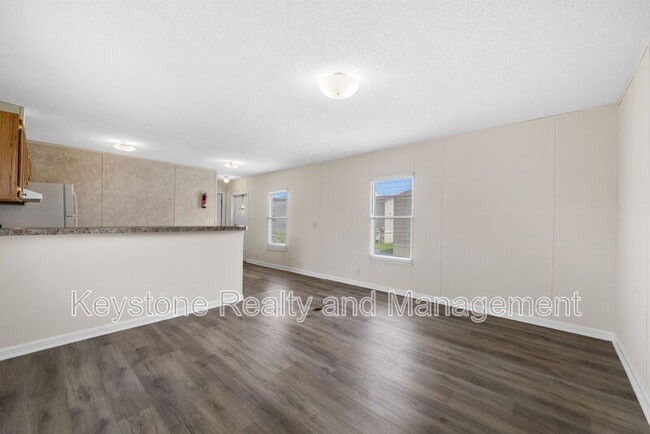 Photo - 812 Monroe Ln