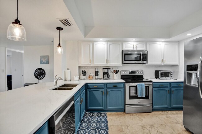 Photo - 3200 Port Royale Dr N Unit 809