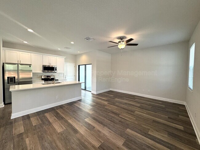 Photo - 2861 Mayer St