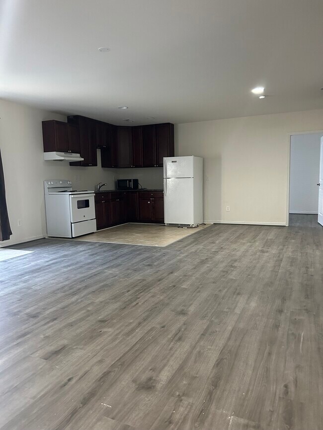 Photo - 41057 Maplehurst Dr