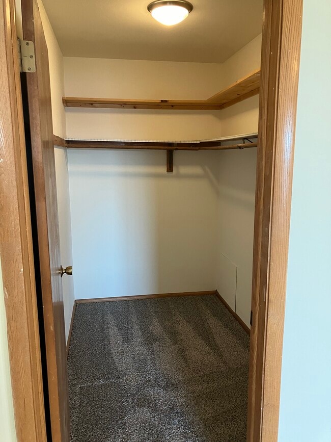 Photo - Parkside Pool Apartments