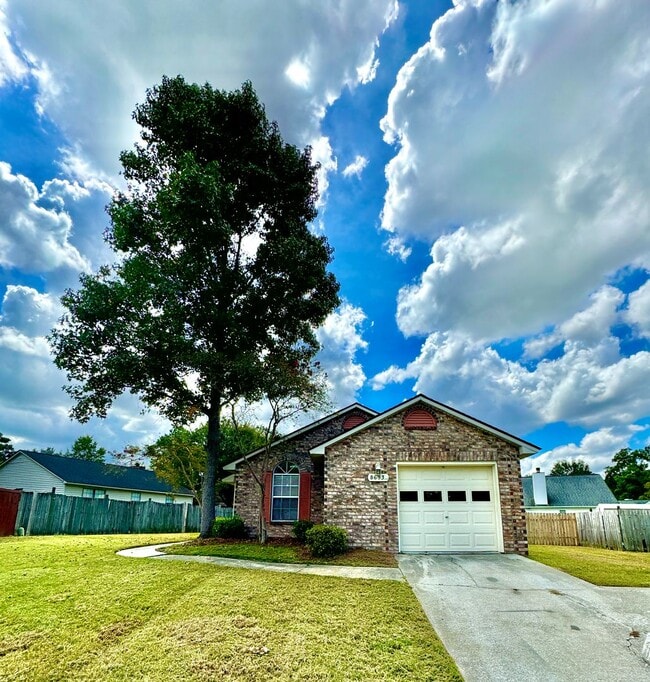 Building Photo - Charming two bedroom, two bathroom home at...