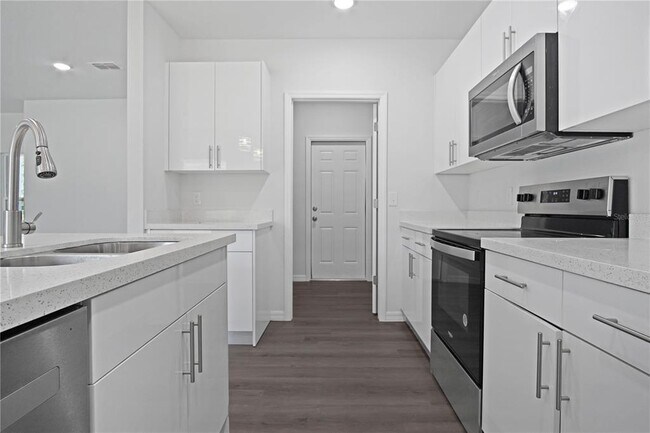 Photo - 1311 Hillsborough Ln House