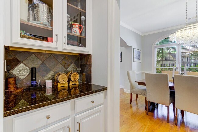 Photo - 1765 Hartwell Manor N