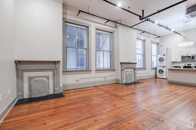 Studio, 1BA - 753SF - 205 - Market House Lofts