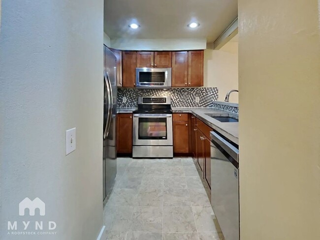 Photo - 2002 S Helena St