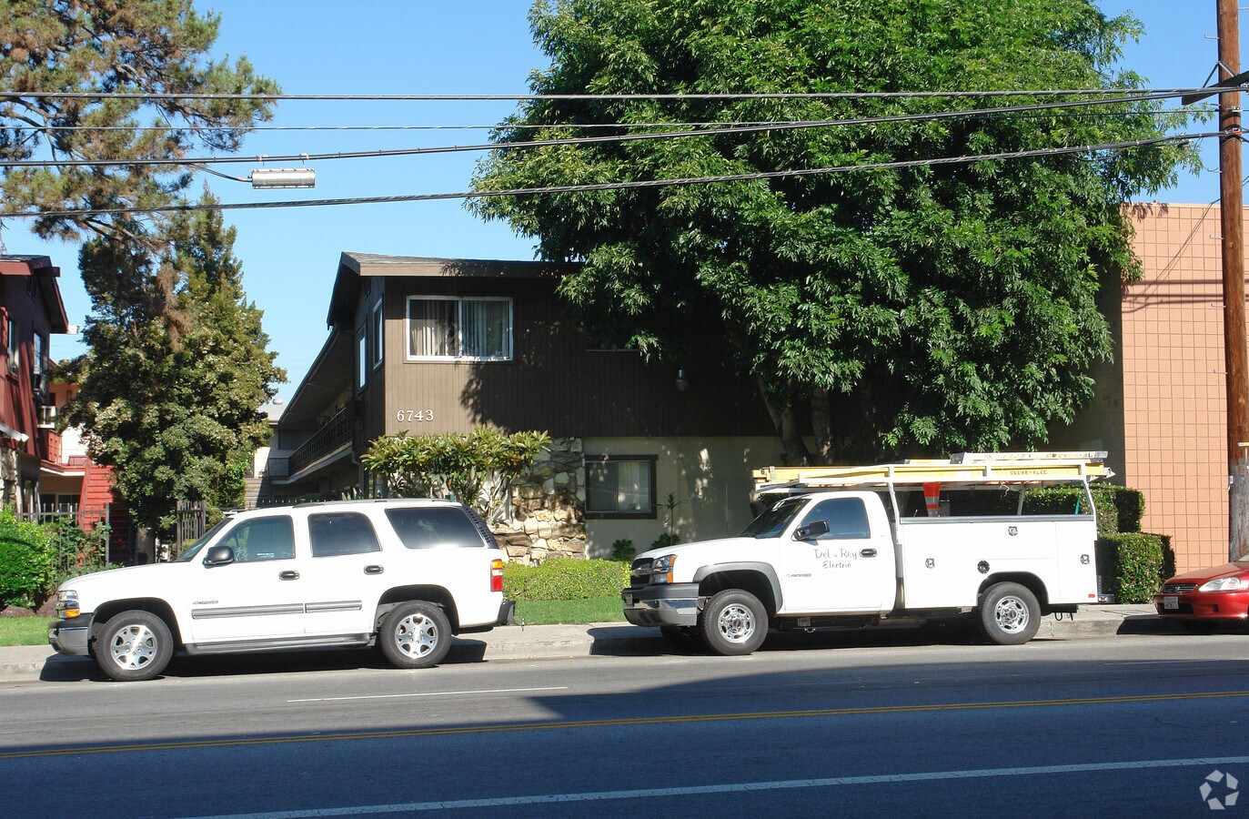 Photo - 6743 Whitsett Ave Apartments