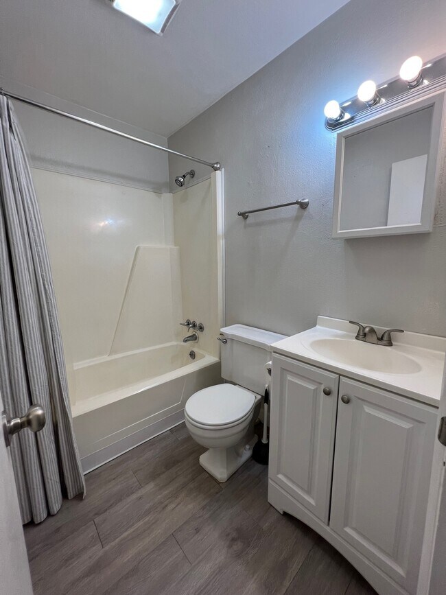 5300 May Cir Apartments Cross Lanes, WV