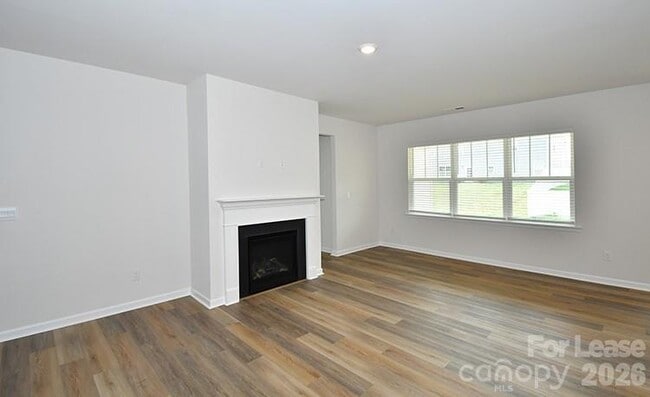 Photo - 119 Pecan Grv Ln