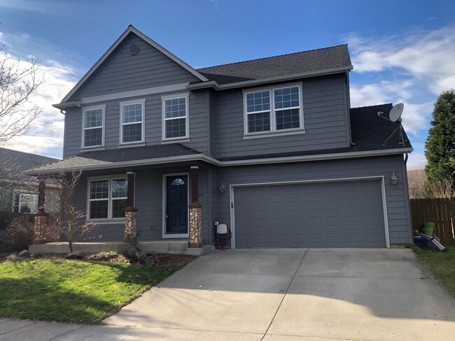 Building Photo - Application Pending - 3 Bedroom House in t...
