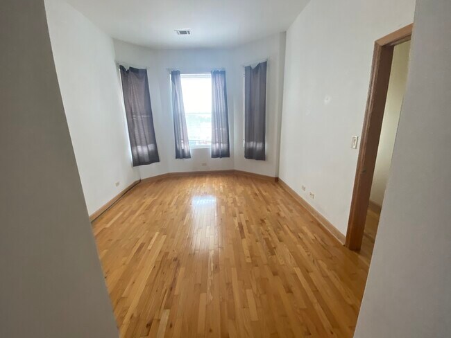 Photo - 2323 N California Ave Unit #3