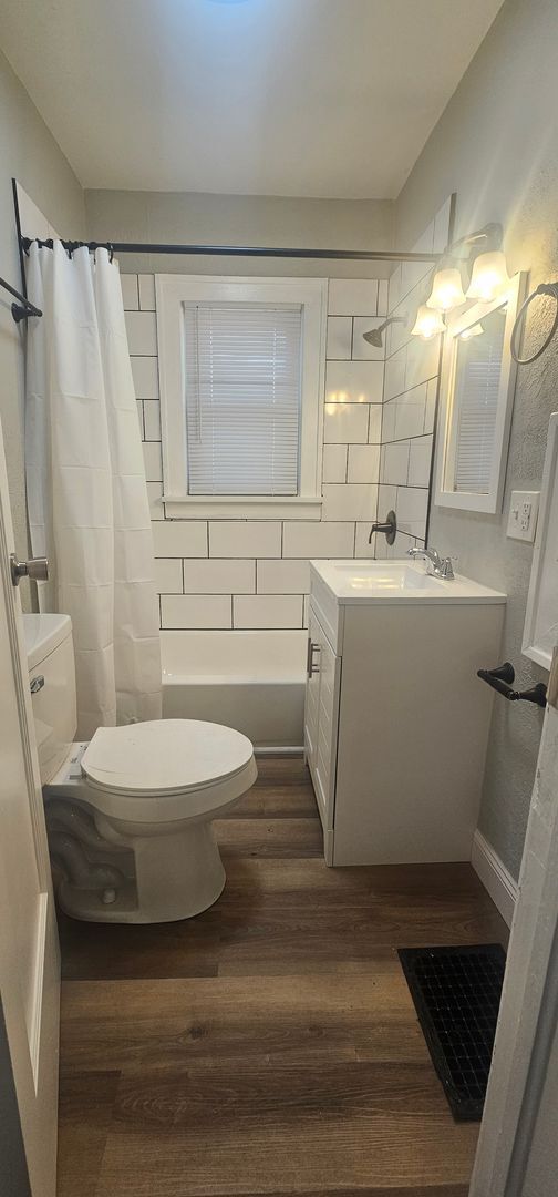 Photo - 2115 W 8th St