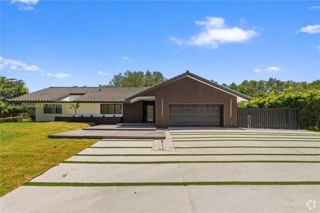 Building Photo - 5020 Hawkhurst Ave Rental