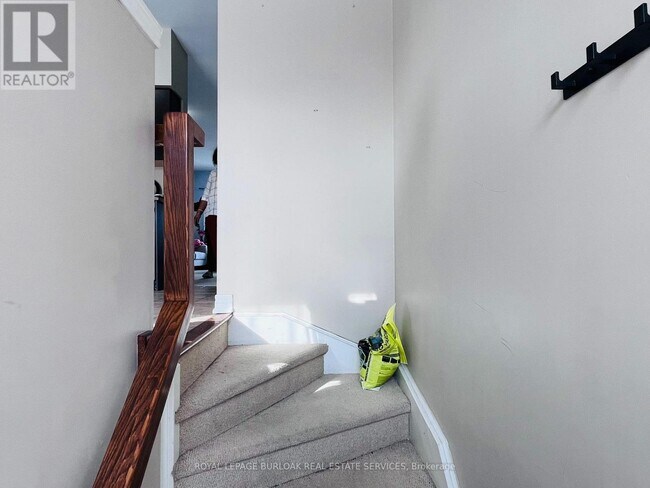 Photo - 5053 Bidwell Common