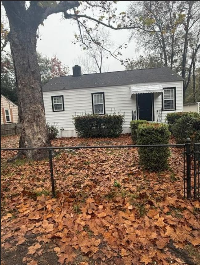 Building Photo - Discover Your New Everyday Haven in Hanahan!