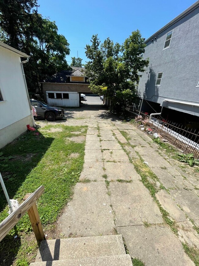 Photo - Large Brick 7 bedroom home. email Amber@os...
