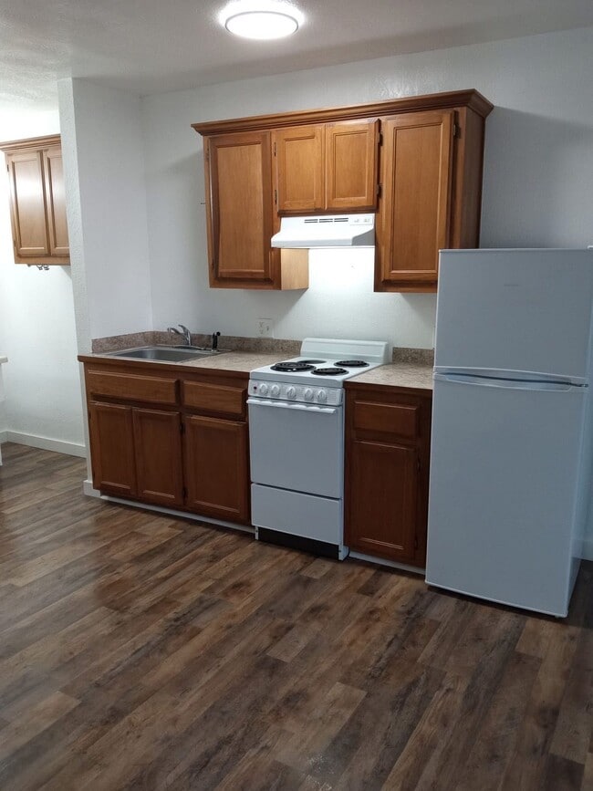 Building Photo - Executive Apartments