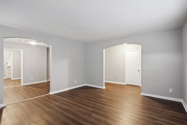 Photo - Large 3BR/2BA Near Downtown Savannah Home For Rent