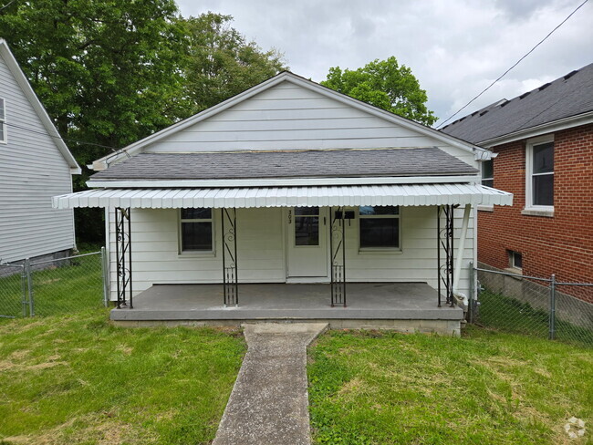 Building Photo - 303 Elm St Rental
