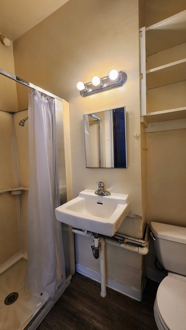 Photo - 1919 W Berteau Ave Unit R