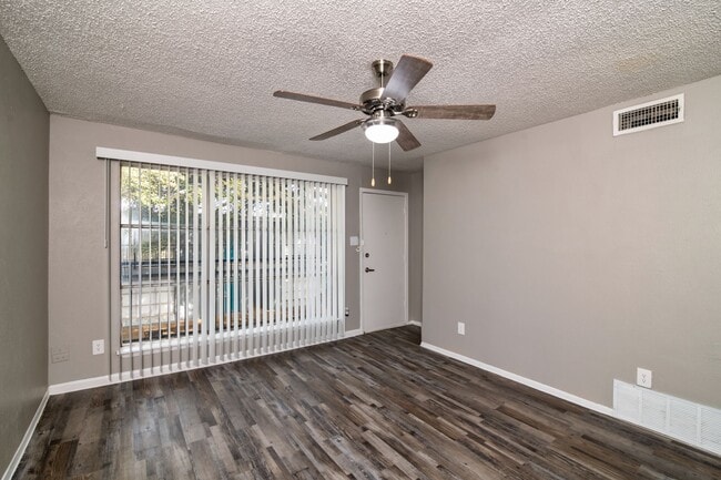 Ridglea Square Apartments