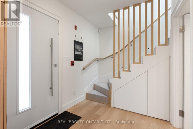 Photo - 21 Farnham Ave