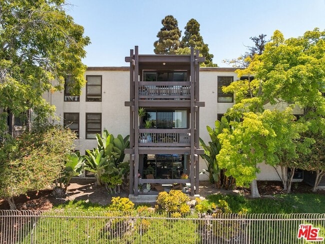 Building Photo - 7765 W 91st St Unit A2123