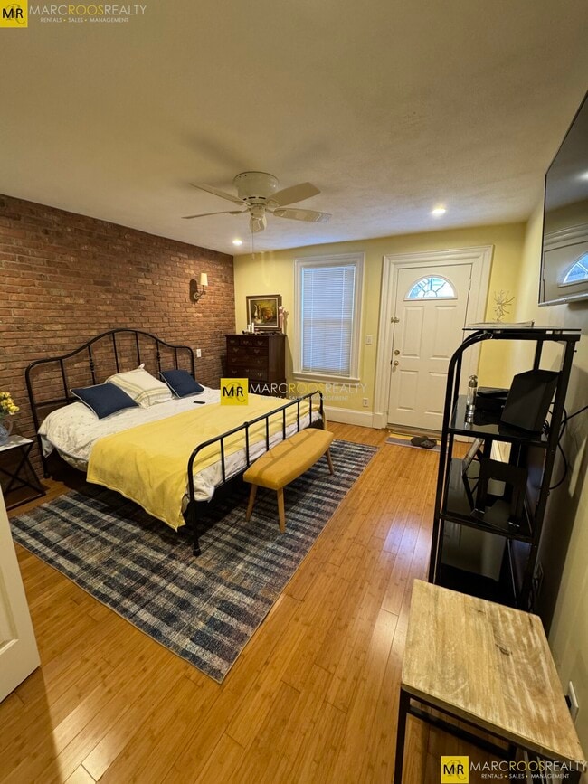 Building Photo - 403 Marlborough St Unit 12