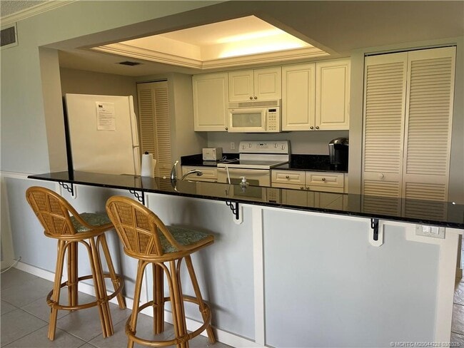 Photo - 5565 NE Gulfstream Way