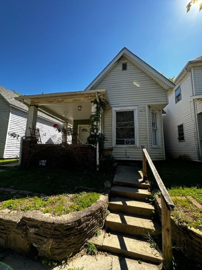 Building Photo - Efficiency Apartment - All Utilities Inclu... Unit Apt. #C